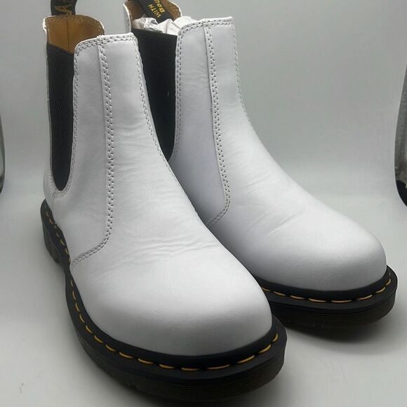 Dr. Martens Women's 2976 Chelsea Boot Leather Boots- NWB- Women Size 9 | Eur 41 - Picture 3 of 10